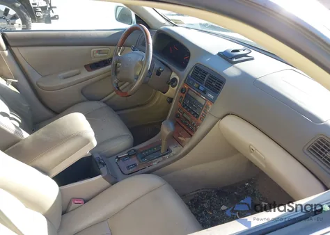 2001 Lexus Es 300 z USA, uszkodzony, nr VIN JT8BF28G310340747